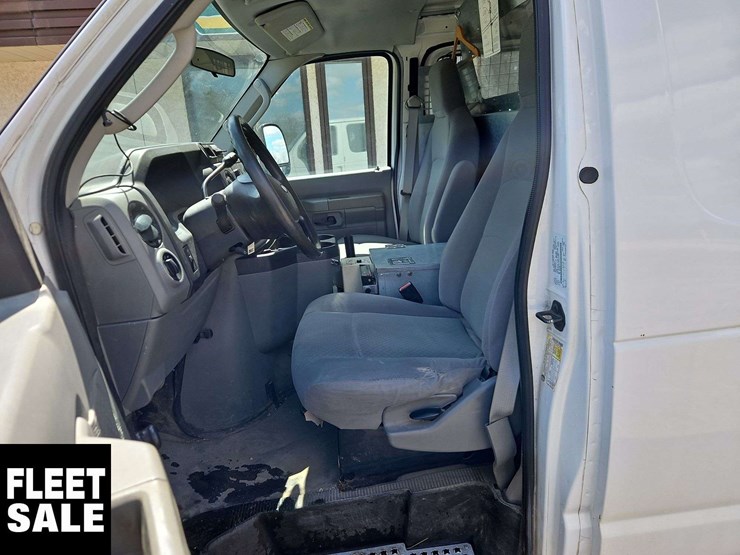 2010-ford-cargo-image-18