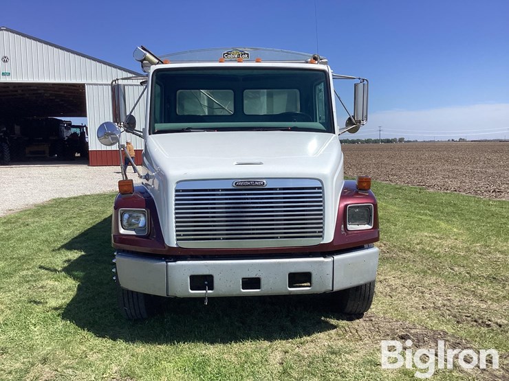 2003-freightliner-fl80-image-2