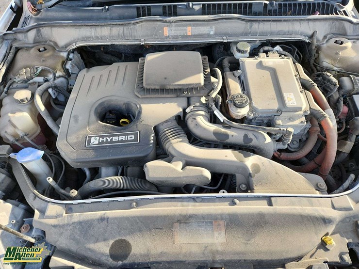 2014-ford-fusion-hybrid-se-auto-sedan-image-28
