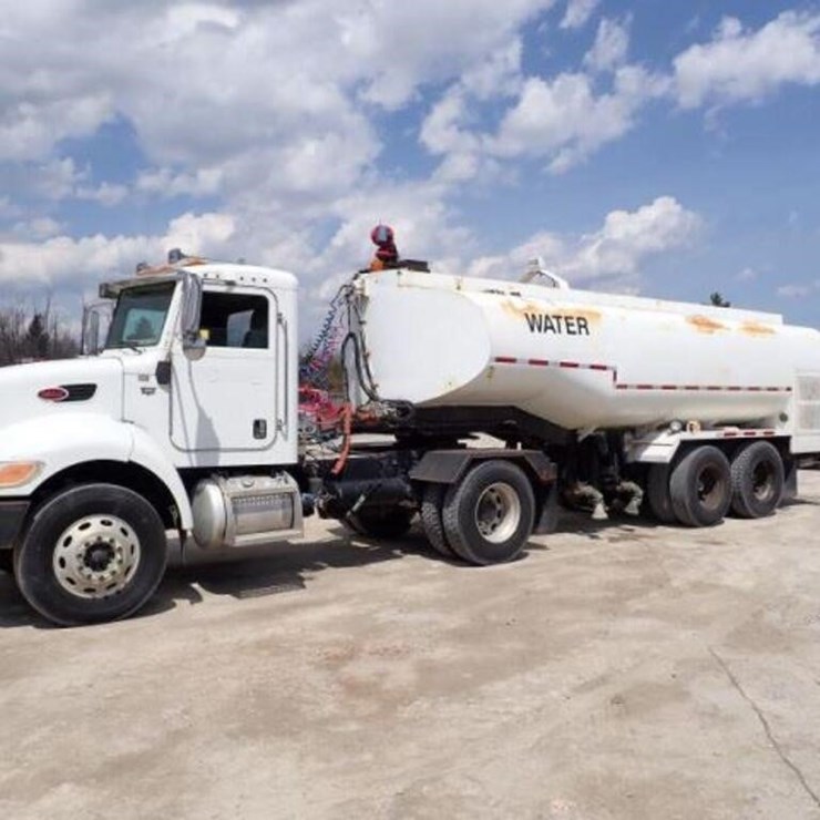 2008 PETERBILT 335