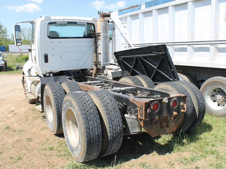 2010-international-prostar-image-3