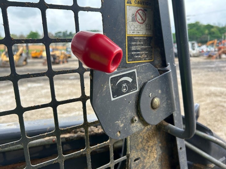 new-holland-ls170-image-24