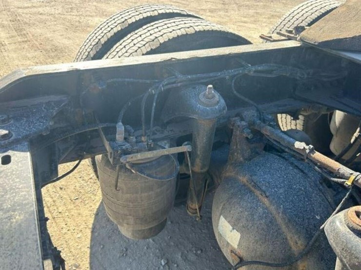 2020-kenworth-t680-image-64