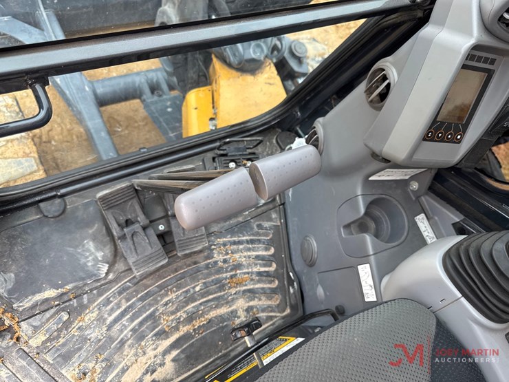 2024-john-deere-50p-mini-excavator-image-21
