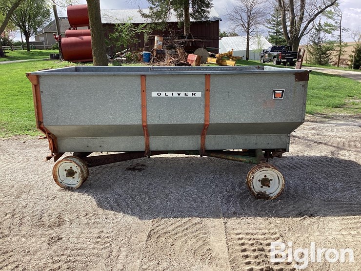 oliver-feed-wagon-w/-running-gear-image-4