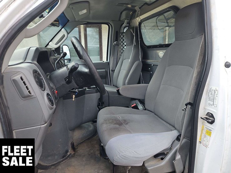 2011-ford-cargo-image-17