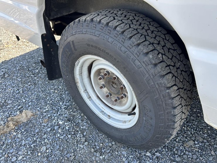 2013-ford-e350-image-9