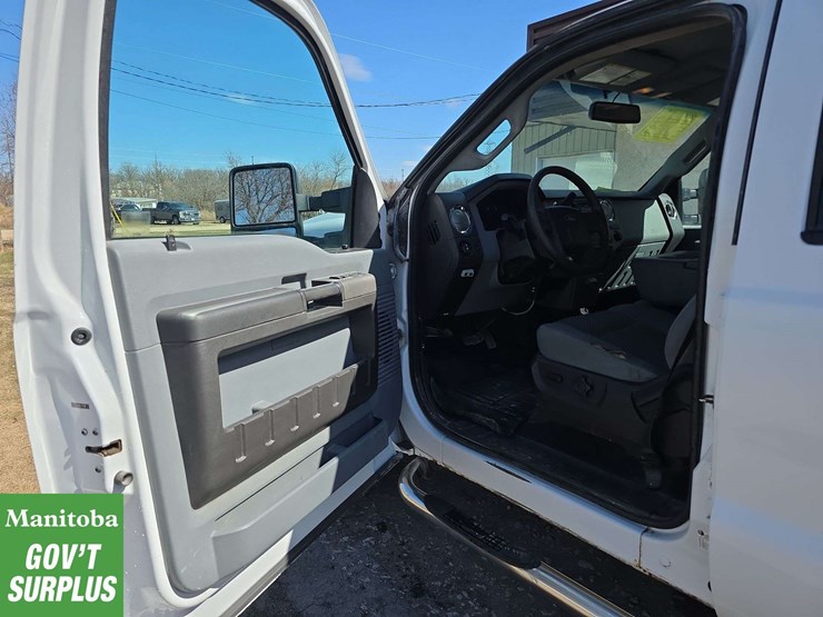 2011-ford-f350-image-17