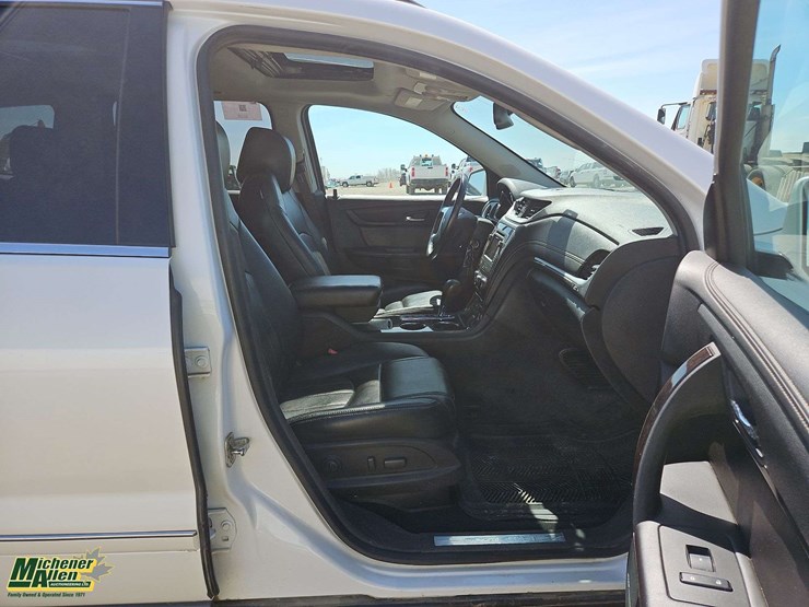 2017-chevrolet-traverse-image-34