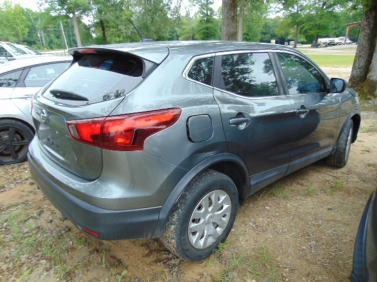 2018-nissan-rogue-image-2