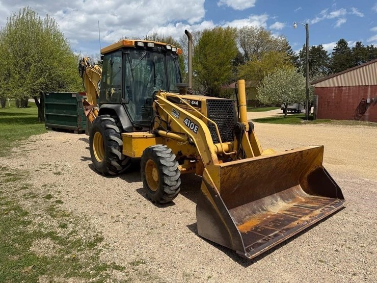 deere-410e-image-3