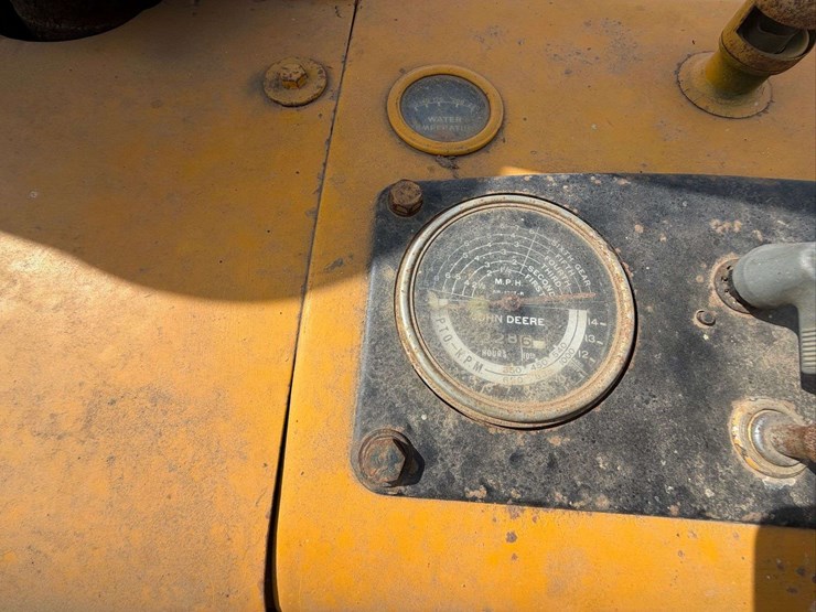 john-deere-840-image-32