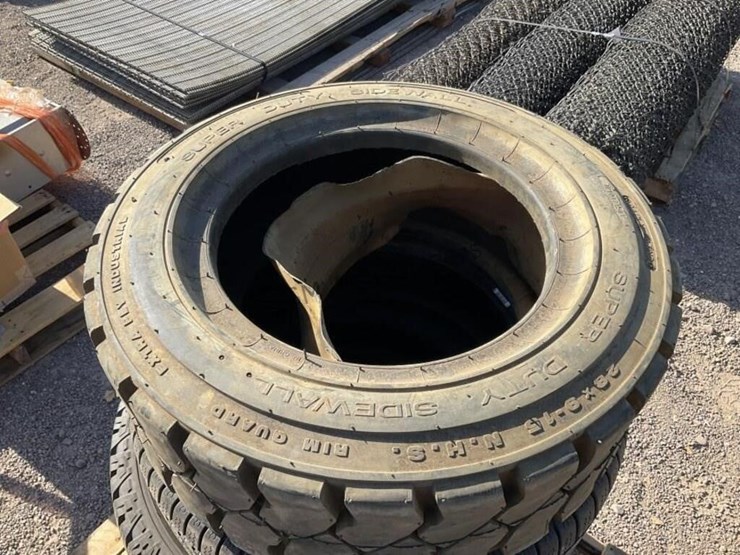 pallet-of-asst-auto-&-equipment-tires-image-4