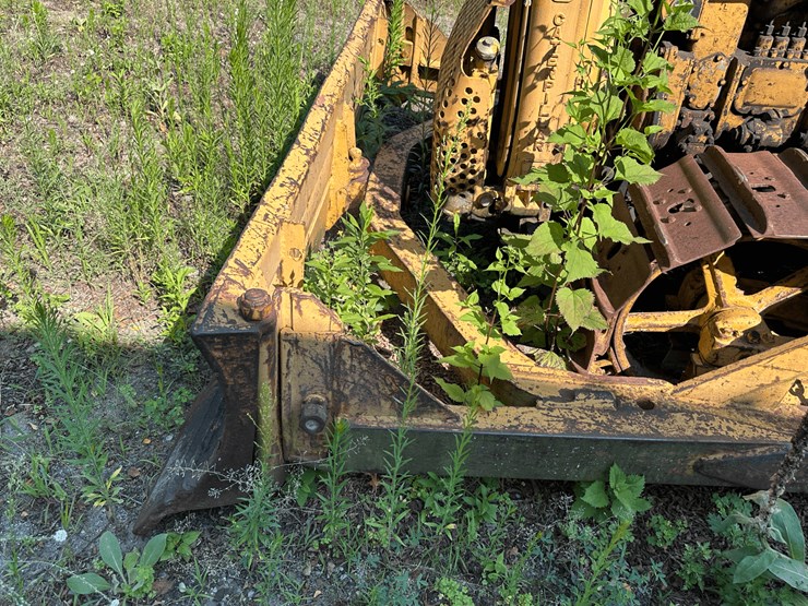 caterpillar-d2-image-8