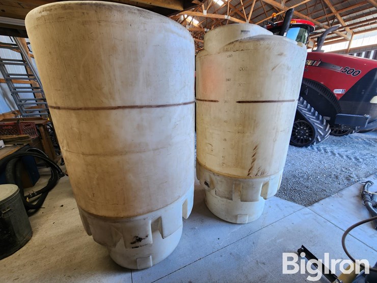 300-gal-stand-up-poly-tanks-image-5