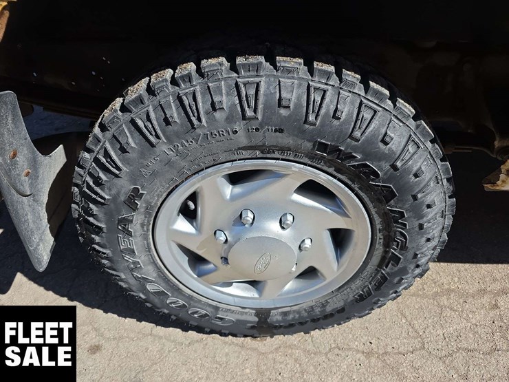 2011-ford-cargo-image-12