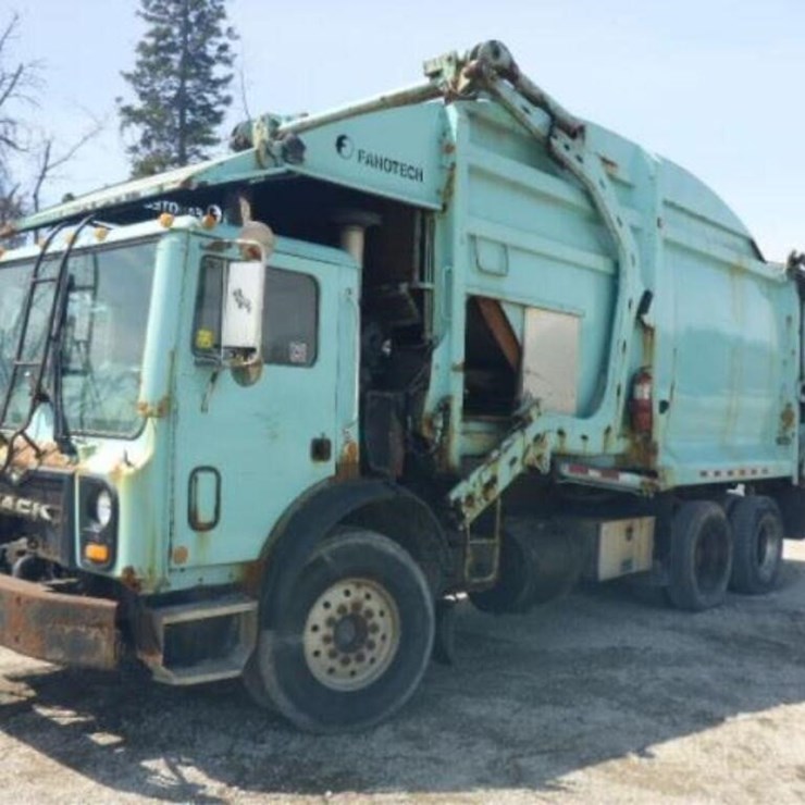 2009 MACK MRU613