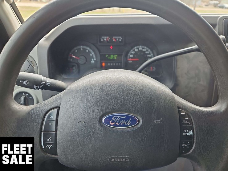 2011-ford-cargo-image-24