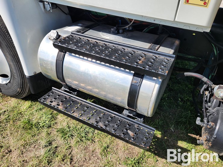2005-international-durastar-4400-image-15