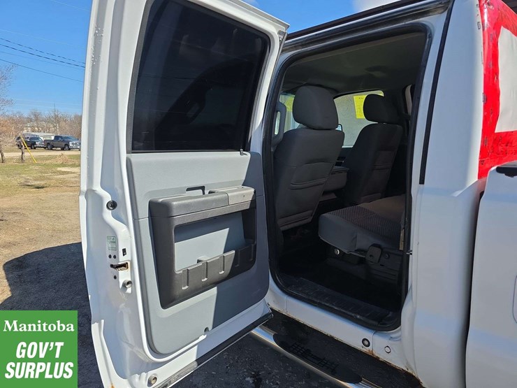 2011-ford-f350-image-25