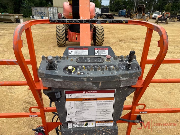 2015-jlg-1250ajp-image-14