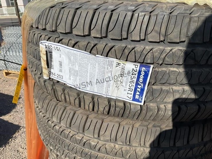 pallet-of-asst-auto-&-equipment-tires-image-4