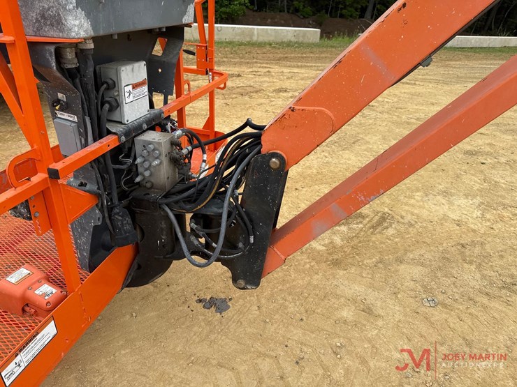 2015-jlg-1250ajp-image-16