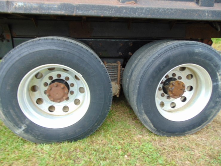 2004-mack-granite-cv713-image-6