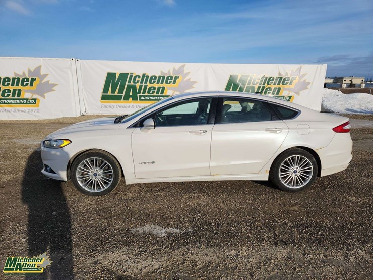 2014-ford-fusion-hybrid-se-auto-sedan-image-6