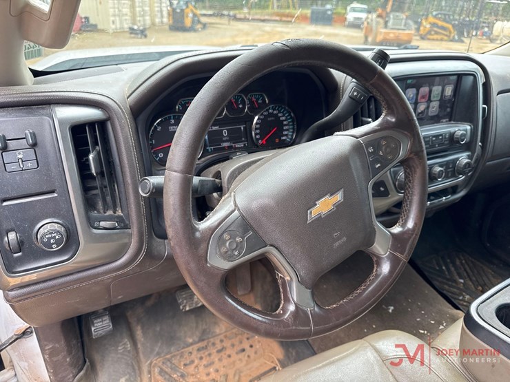 2015-chevrolet-silveradoltz-2500-hd-pickup-truck-image-16