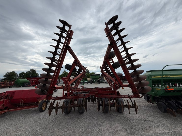 case-ih-3950-image-6