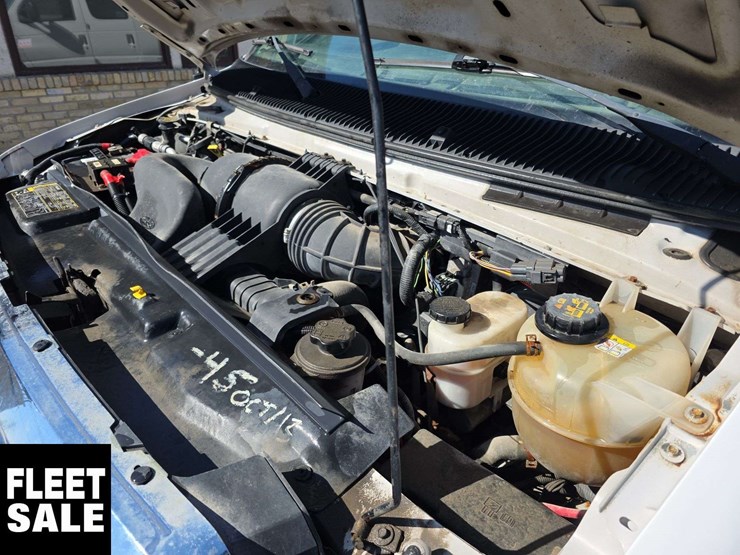 2011-ford-cargo-image-35