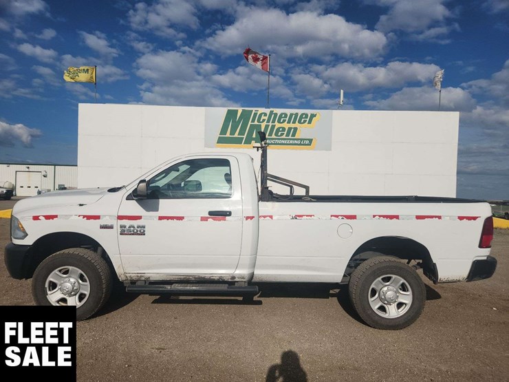 2016-dodge-3500-image-2