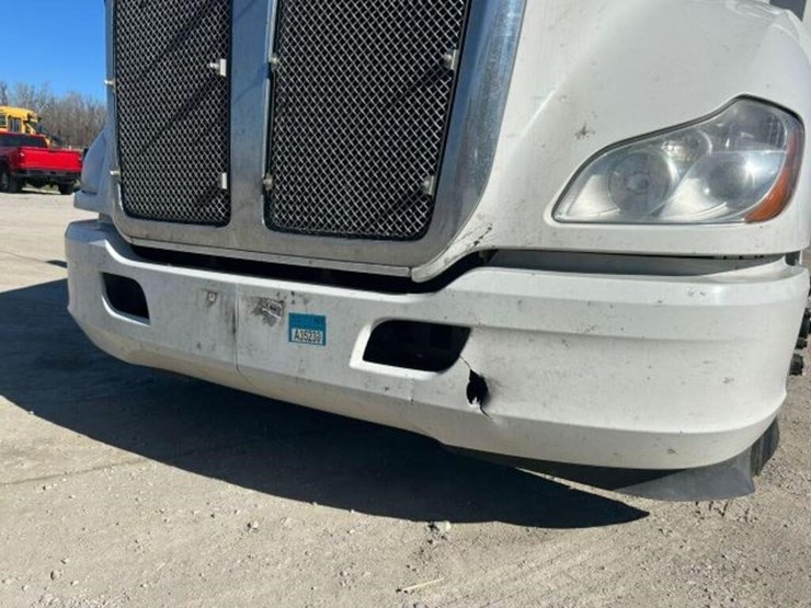 2020-kenworth-t680-image-56