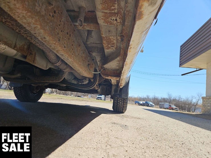 2010-ford-cargo-image-31