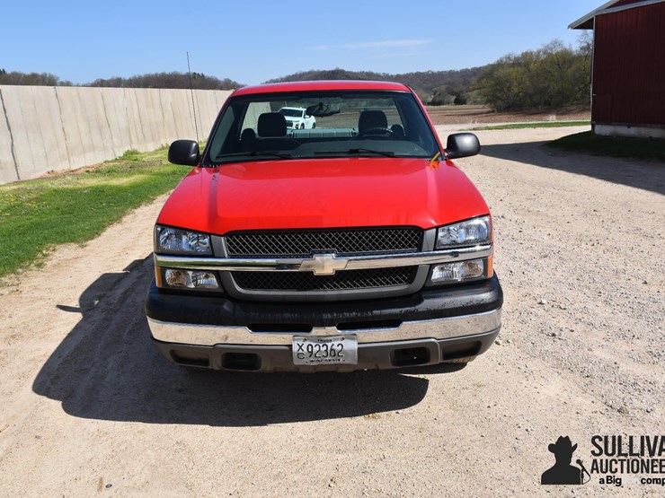 2004-chevrolet-silverado-1500-image-2