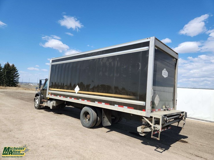 2019-freightliner-m2-106-image-3