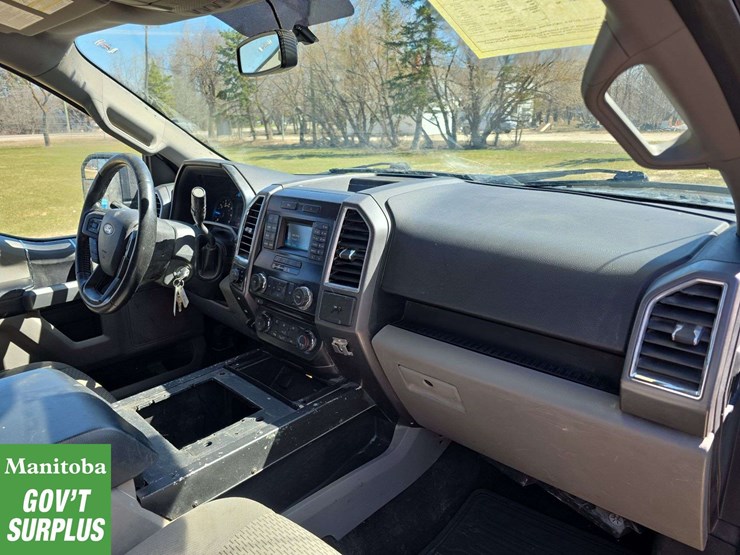 2015-ford-f150-xlt-image-30
