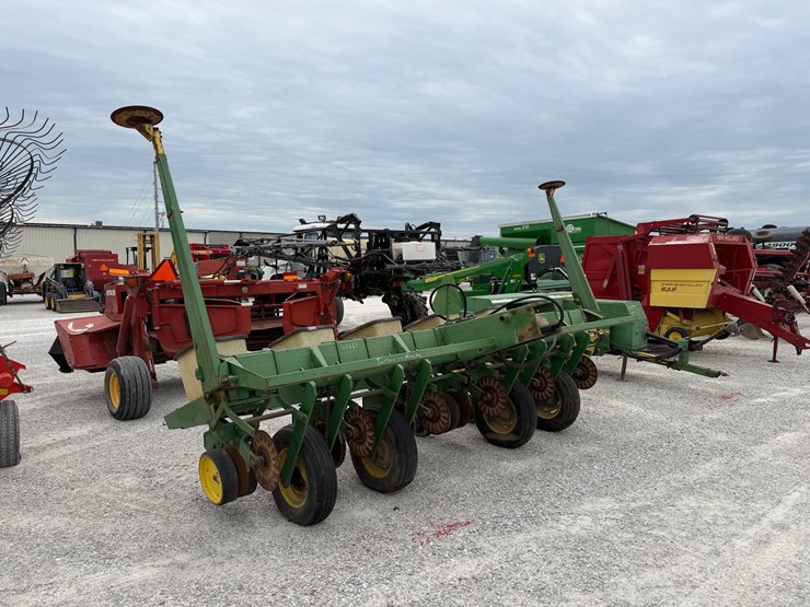 john-deere-7000-image-1