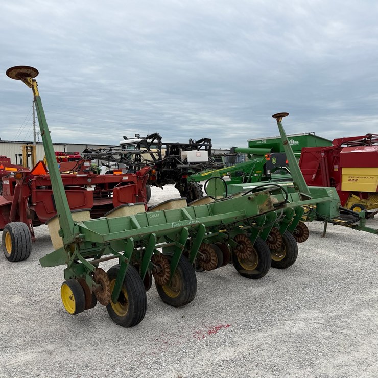 JOHN DEERE 7000