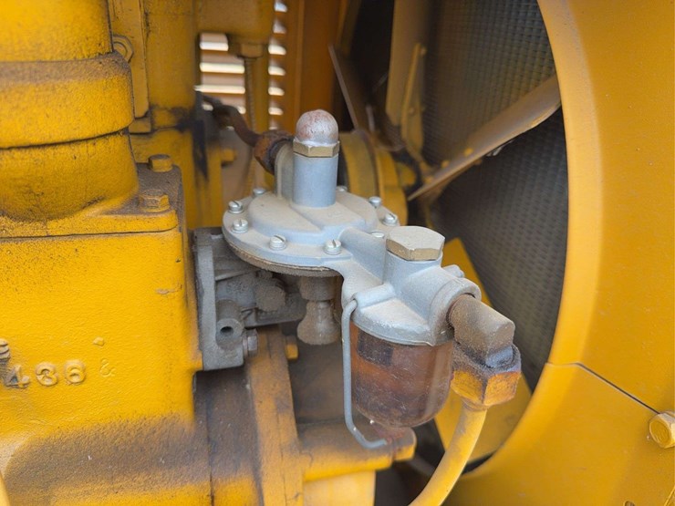 caterpillar-twenty-two-image-28