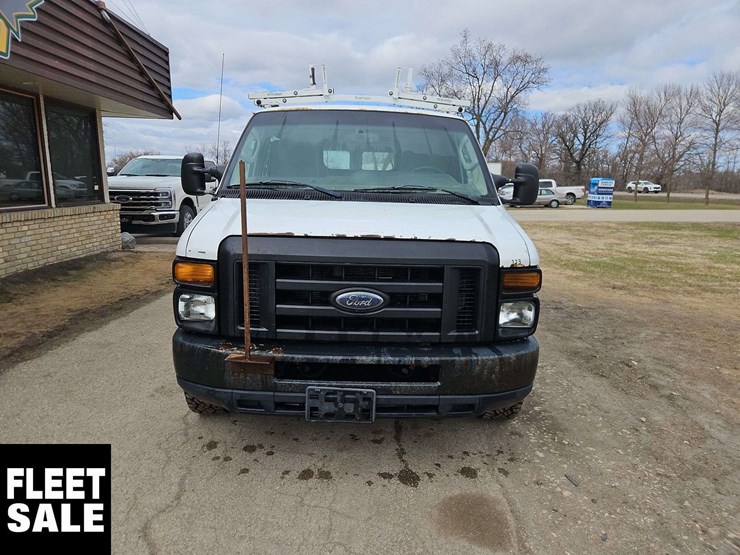 2011-ford-cargo-image-3