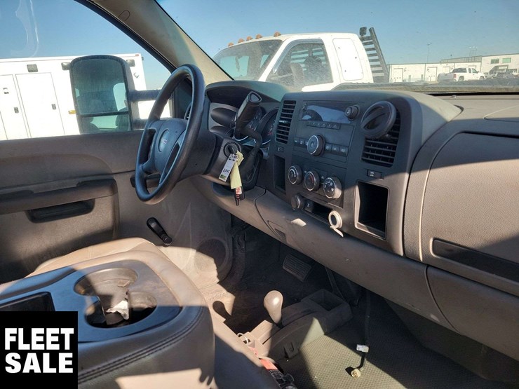 2011-gmc-sierra-2500hd-image-30
