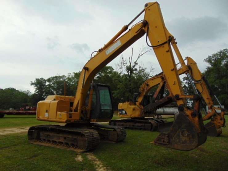 2005-deere-120c-image-2