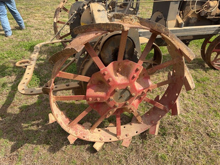 farmall-f-20-image-15