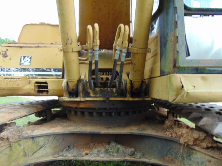 caterpillar-320l-image-13