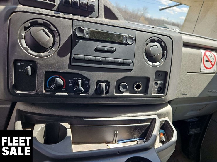2010-ford-cargo-image-28