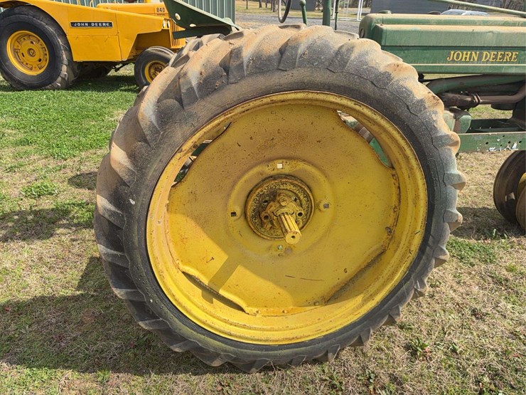 john-deere-b-image-13