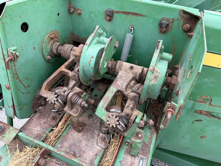 john-deere-347-image-6