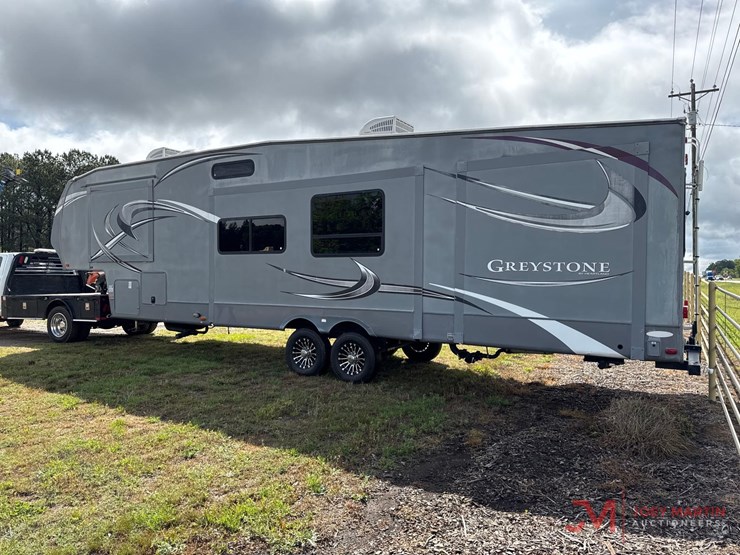 2013-heartland-graystone-34qb-fifth-wheel-camper-image-3